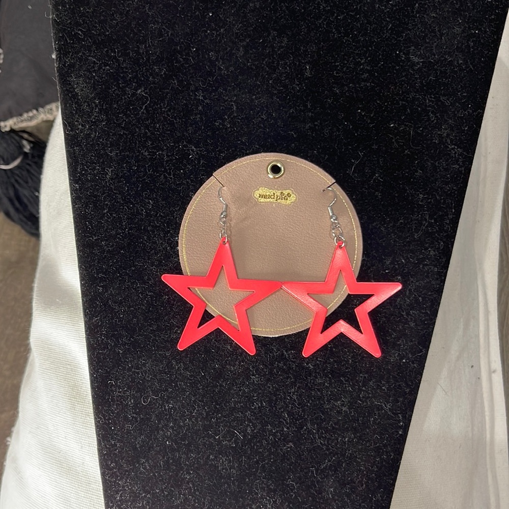 Hot pink star earrings